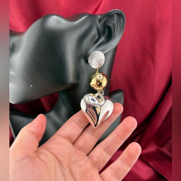 Lustrous Love: Sculptural Mixed-Metal Heart Statement Earrings Antropologie - Picture 8 of 10